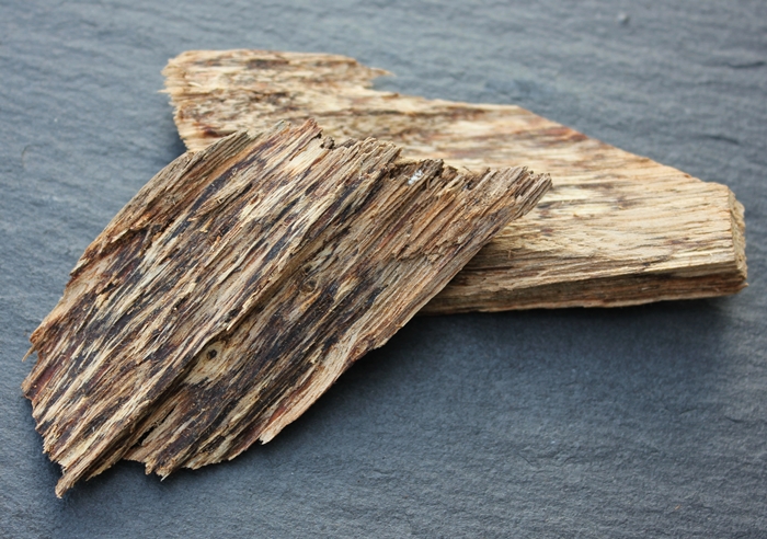 Adlerholz oder Aloesholz, eine seltene Räucherware aus Malaysia
