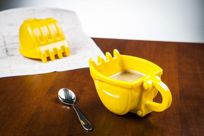 Geschäftsidee Tassen 3D in Form von Baggerschaufeln und anderen Baufahrzeugen