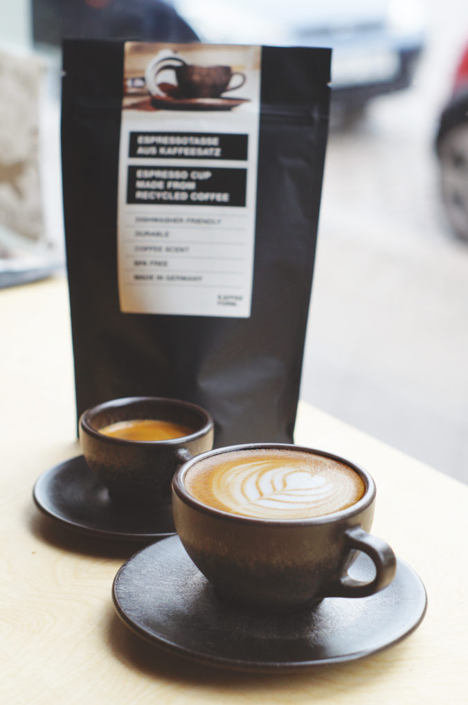Berliner Kaffeesatz wird zu Tassen - Recycling als Geschäftsidee
